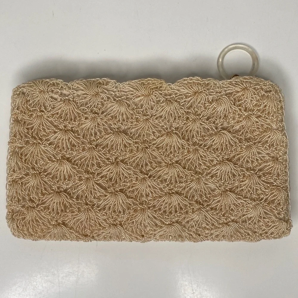 VTG Beaded Scalloped‎ Fan Clutch Evening Bag Champagne Cream Acrylic Ring Pull